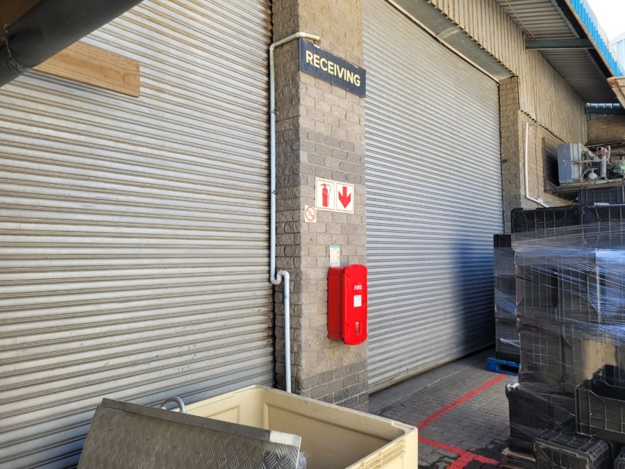 To Let commercial Property for Rent in Killarney Gardens Western Cape